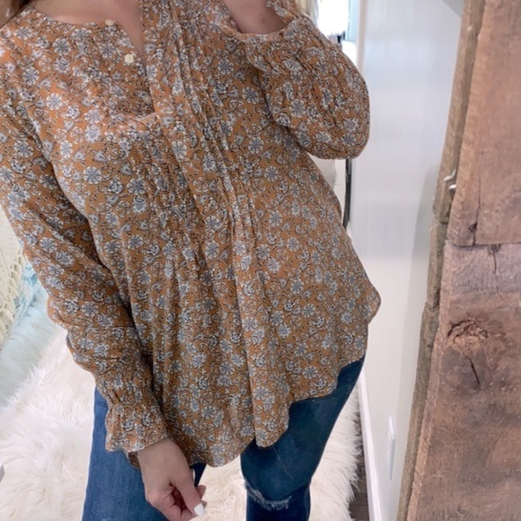 LOFT floral top size medium - Picture 5 of 8